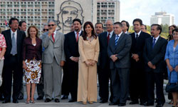 Argentinean President will hold official talks with Raul Castro